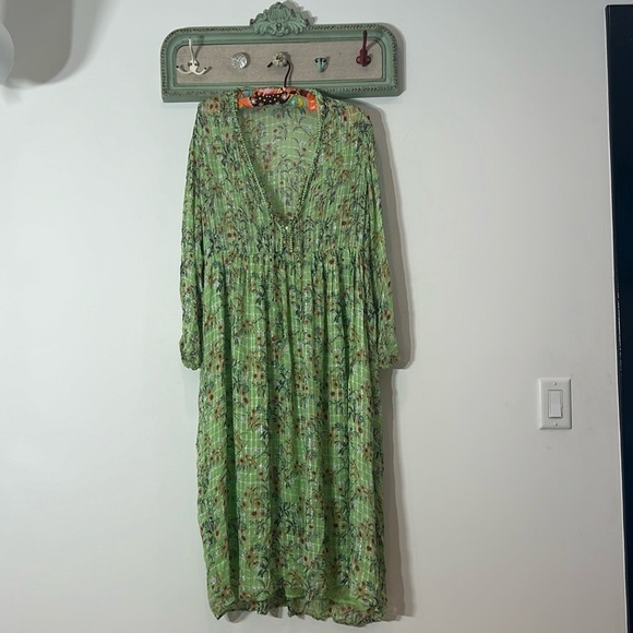 ZARA LIGHT GREEN Boho FLORAL DRESS Midi length
METALLIC DETAILS Size Medium - Picture 4 of 15